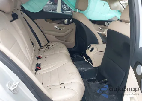 2015 Mercedes-Benz C 300 4Matic из США, поврежденный, VIN 55SWF4KB4FU006763